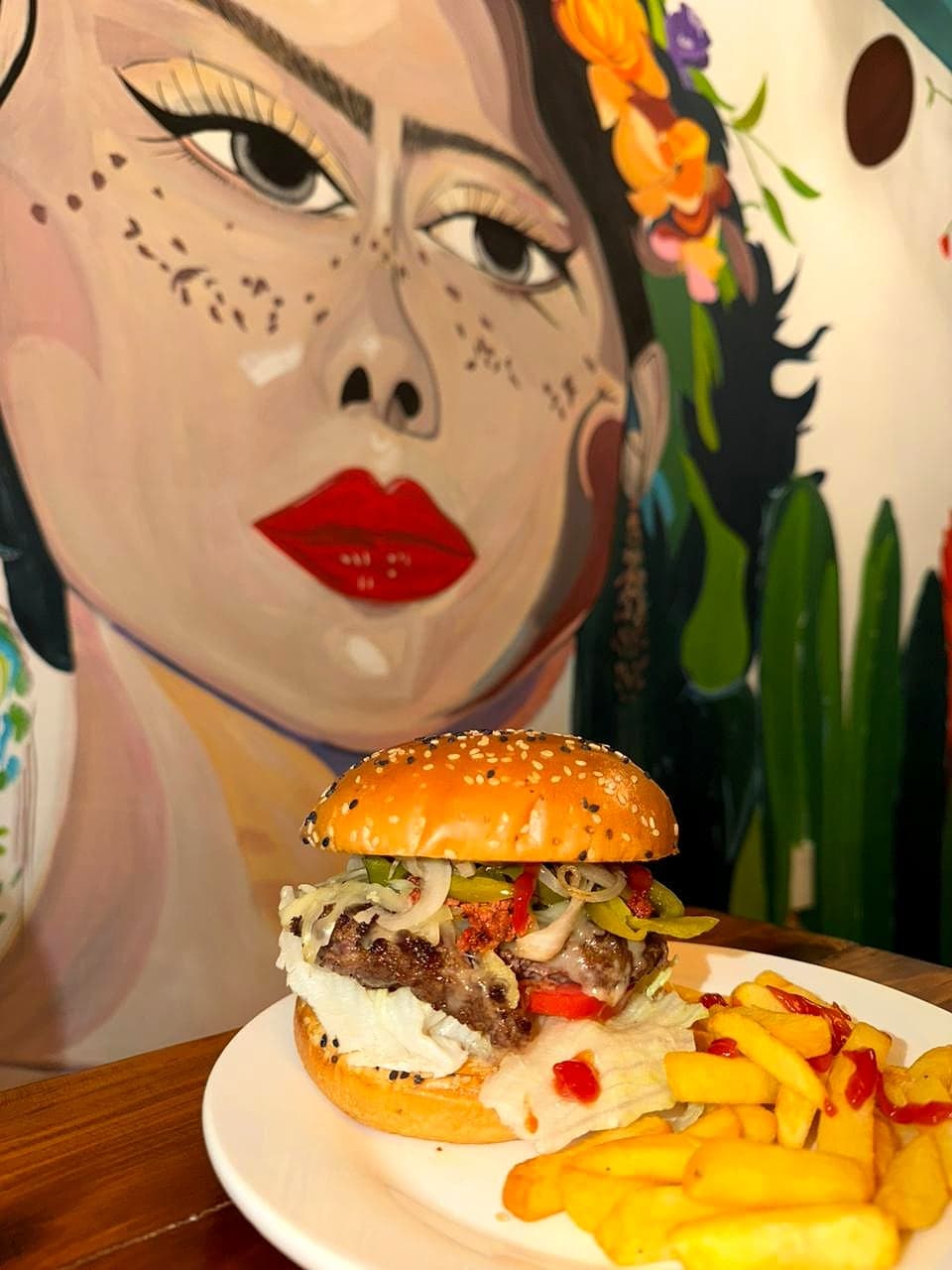 Hamburguesa a la plancha con papas